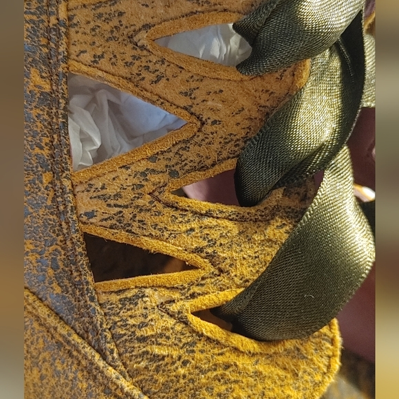 Anthropologie leather retro style ankle boots by Gee Wawa 9 - Picture 7 of 13